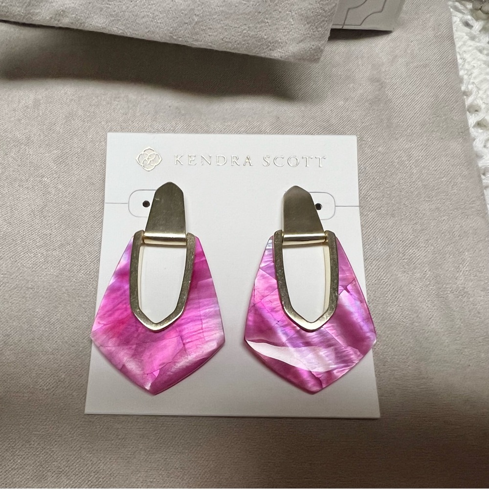 Kendra Scott Kensley Earrings in Azalea Illusion